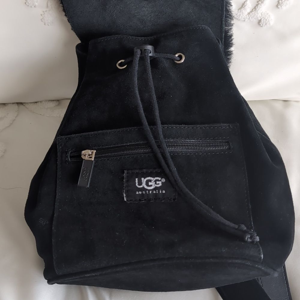 UGG Australia Nordie🖤 Black Shearling & Sueded Drawstring Mini Backpack NWOT - Picture 4 of 12